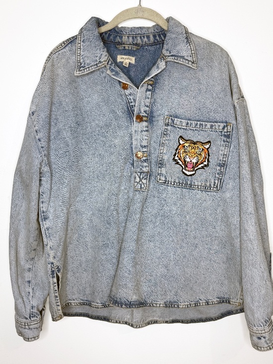 Pilcro Tops - Pilcro Becca Denim Popover Shirt XS Custom Tiger Patch